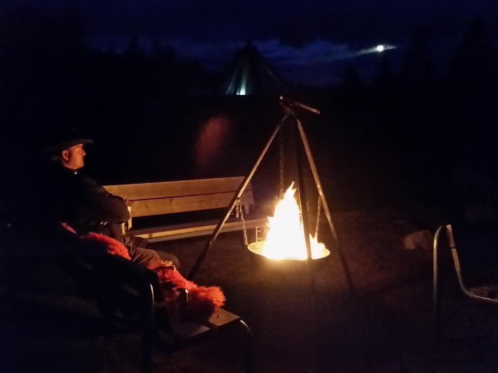 Ferienwohnung Hessdalen Ufocamp Vårhus Exterior foto